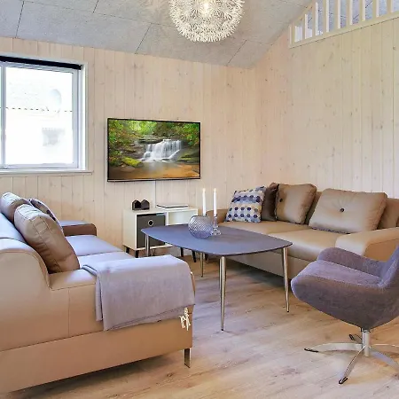 24 Person In Hasselberg 度假居